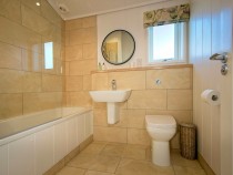 Bramble Lodge Main Bathroom